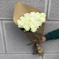 19 белых роз Аваланч 60 см фото