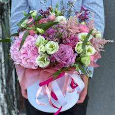 Цветы в шляпной коробке «Florance» фото