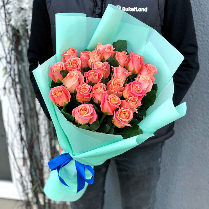 Bó hoa hồng cam thật sự tuyệt đẹp và rực rỡ mà bạn không nên bỏ lỡ. Hãy xem hình ảnh để chiêm ngưỡng sắc hoa đầy cuốn hút này.